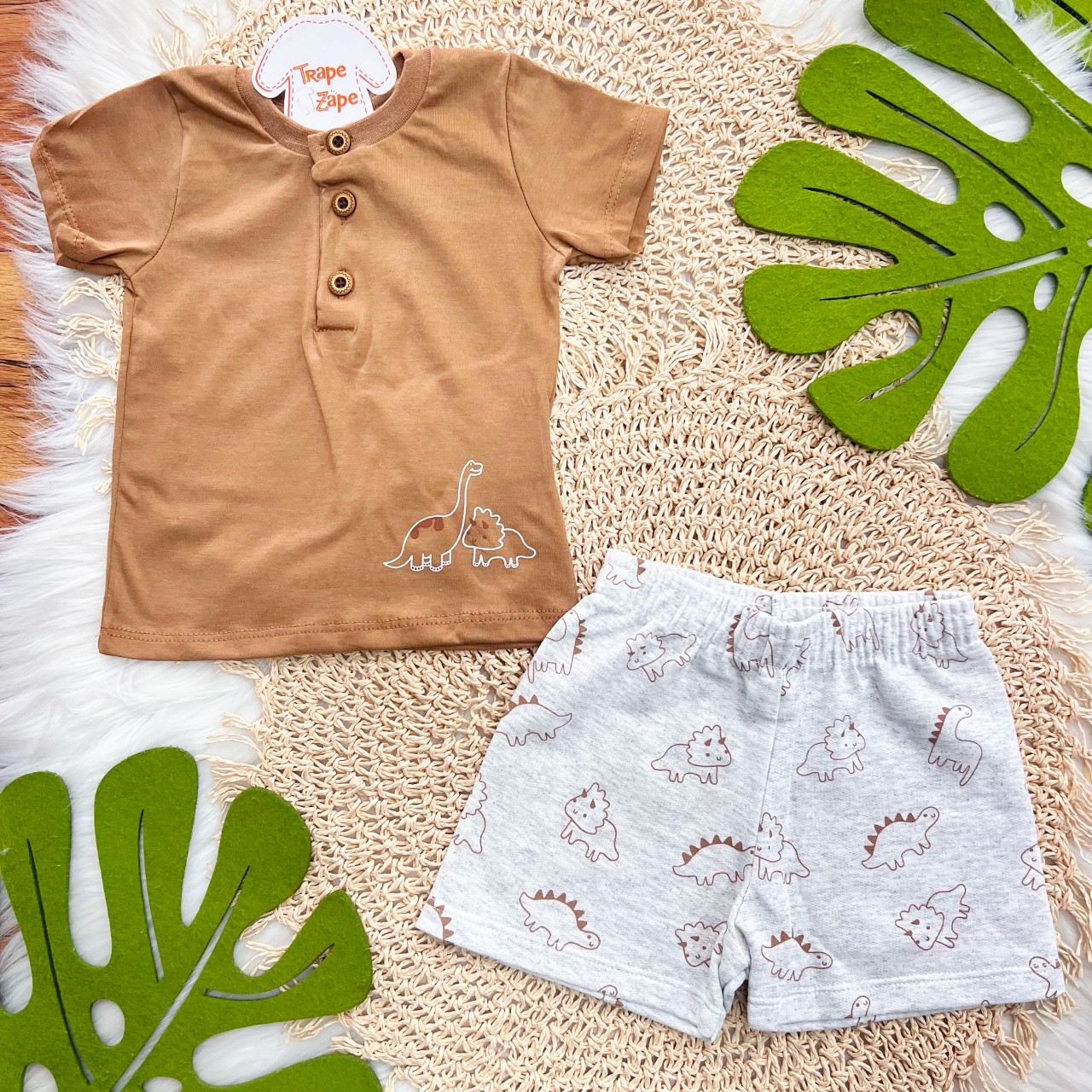 Conj. Camiseta Dinos e Bermuda - Caramelo e Mescla
